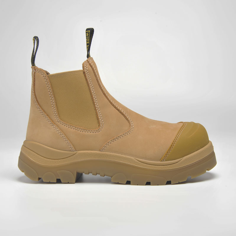 Boot 330c.jpg