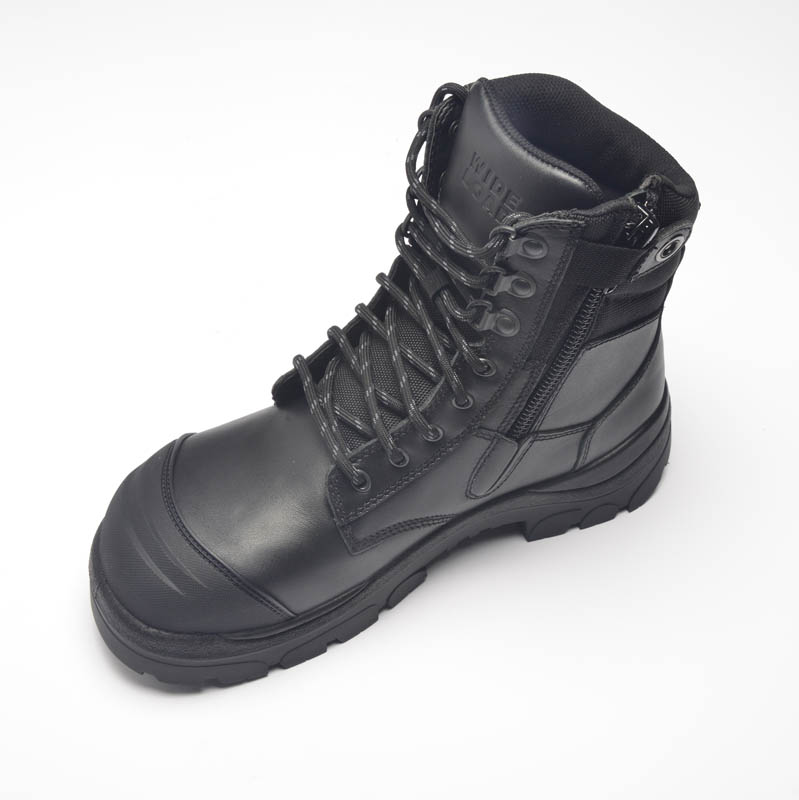 Boot 323h.jpg